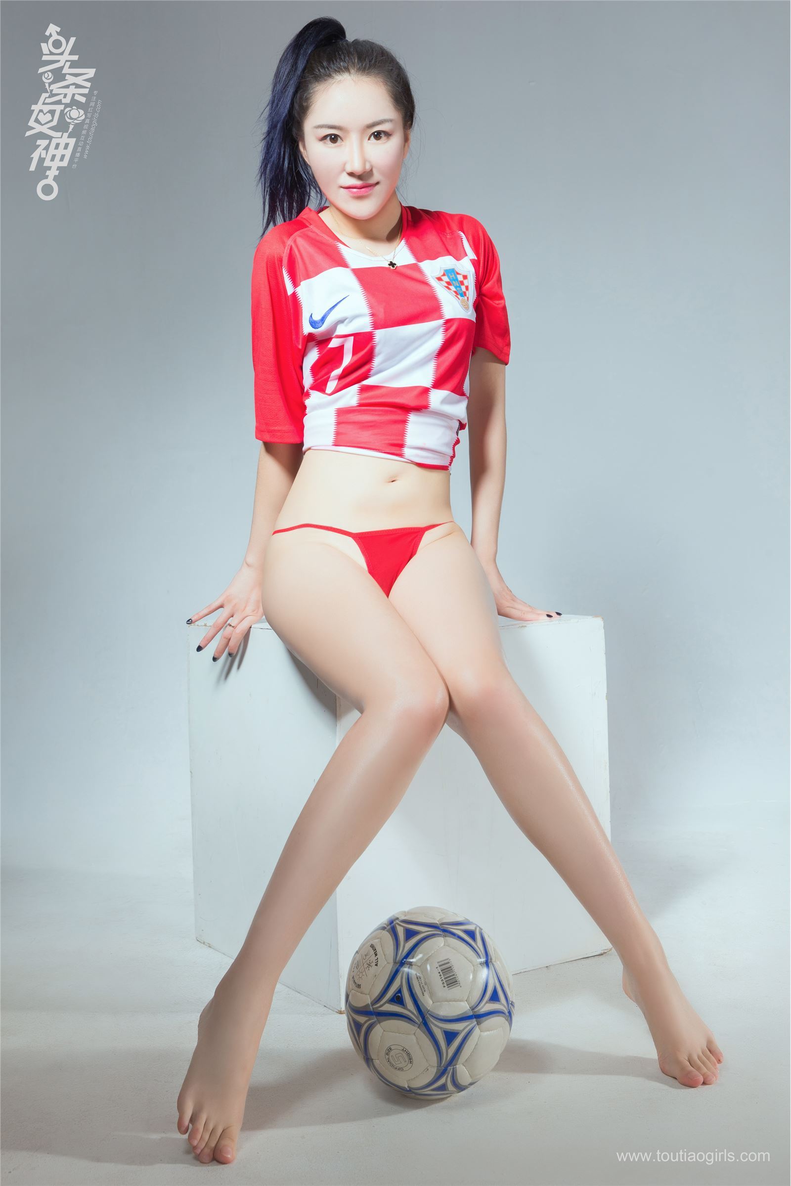 [TouTiao头条女神] 2018.07.15 女神预测世界杯决赛易阳